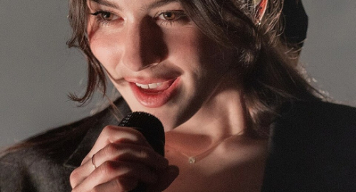 Gracie Abrams, nuovo volto Chanel per Coco Mademoiselle Crush Absolu